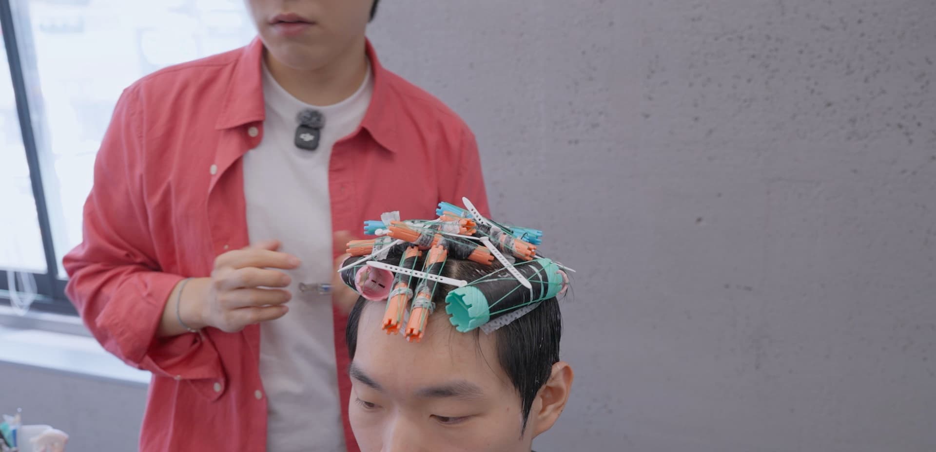 와인딩을 마친 모델의 뒷머리 — 롯드가 촘촘히 감겨 있다